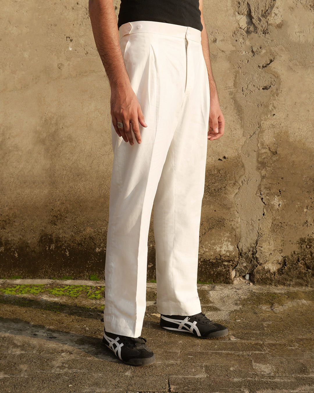 Adjustable Routine pants (White).
